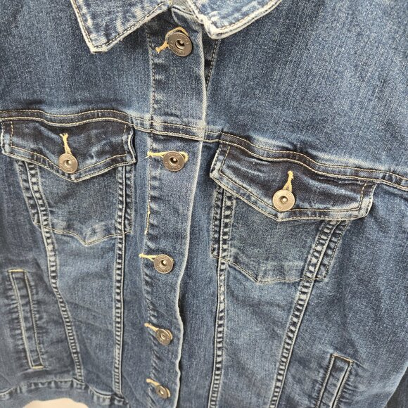 Vince Camuto Blue Denim Medium Wash Button Front Shorter Fit Trucker Jacket XL - Picture 5 of 12